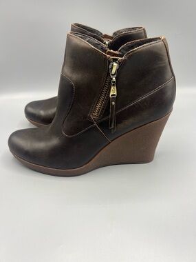 UGG Meredith Brown Leather Wedge Ankle Boots Side Zip Comfort Booties Women’s